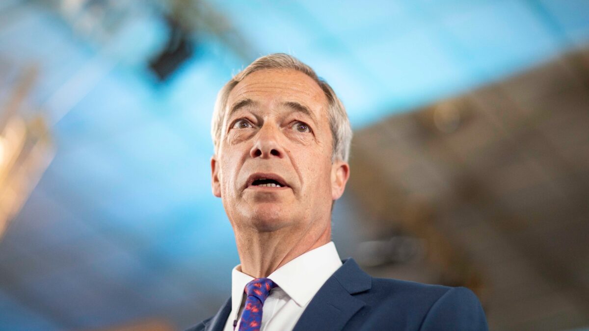 THE UK CHANCELLOR MOCKED FARAGE FOR HAVING A ‘BITCOIN ACCOUNT’ – THE SAME GOVERNMENT THAT DEBANKED HIM AND IS PRINTING AWAY YOUR POUNDS