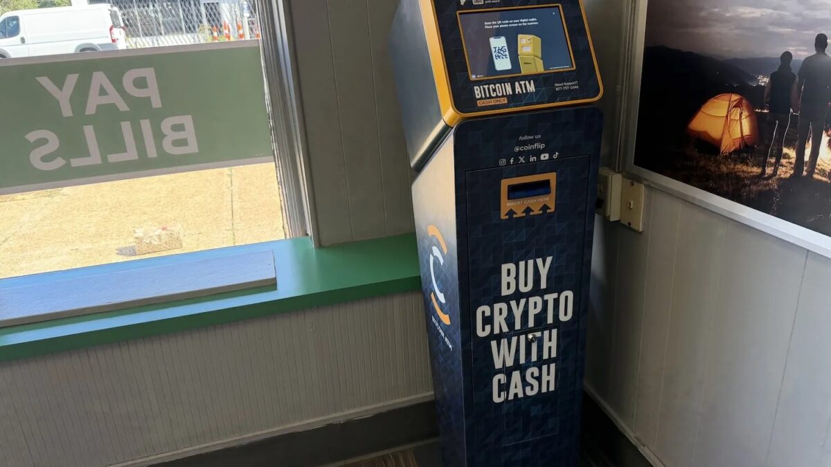 THEY CALL IT A BITCOIN ATM. A 70-YEAR-OLD FED $45,000 INTO IT WHILE POLICE BEGGED HER TO STOP – AND THE COMPANY SAYS THE MONEY IS THEIRS